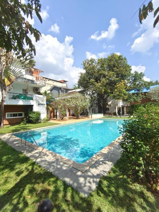 Villa M - Solitude: Beachside Candolim Retreat with Pool Exterior photo