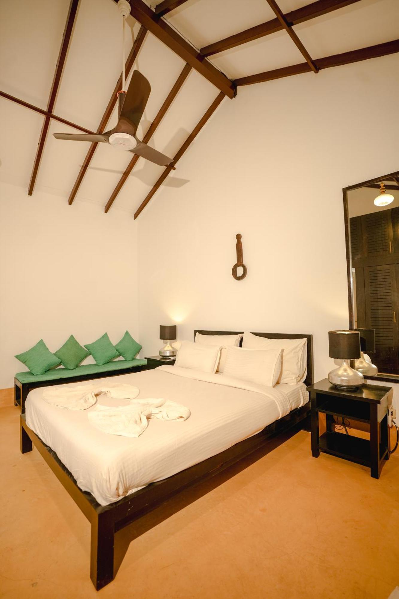 Villa M - Solitude: Beachside Candolim Retreat with Pool Exterior photo