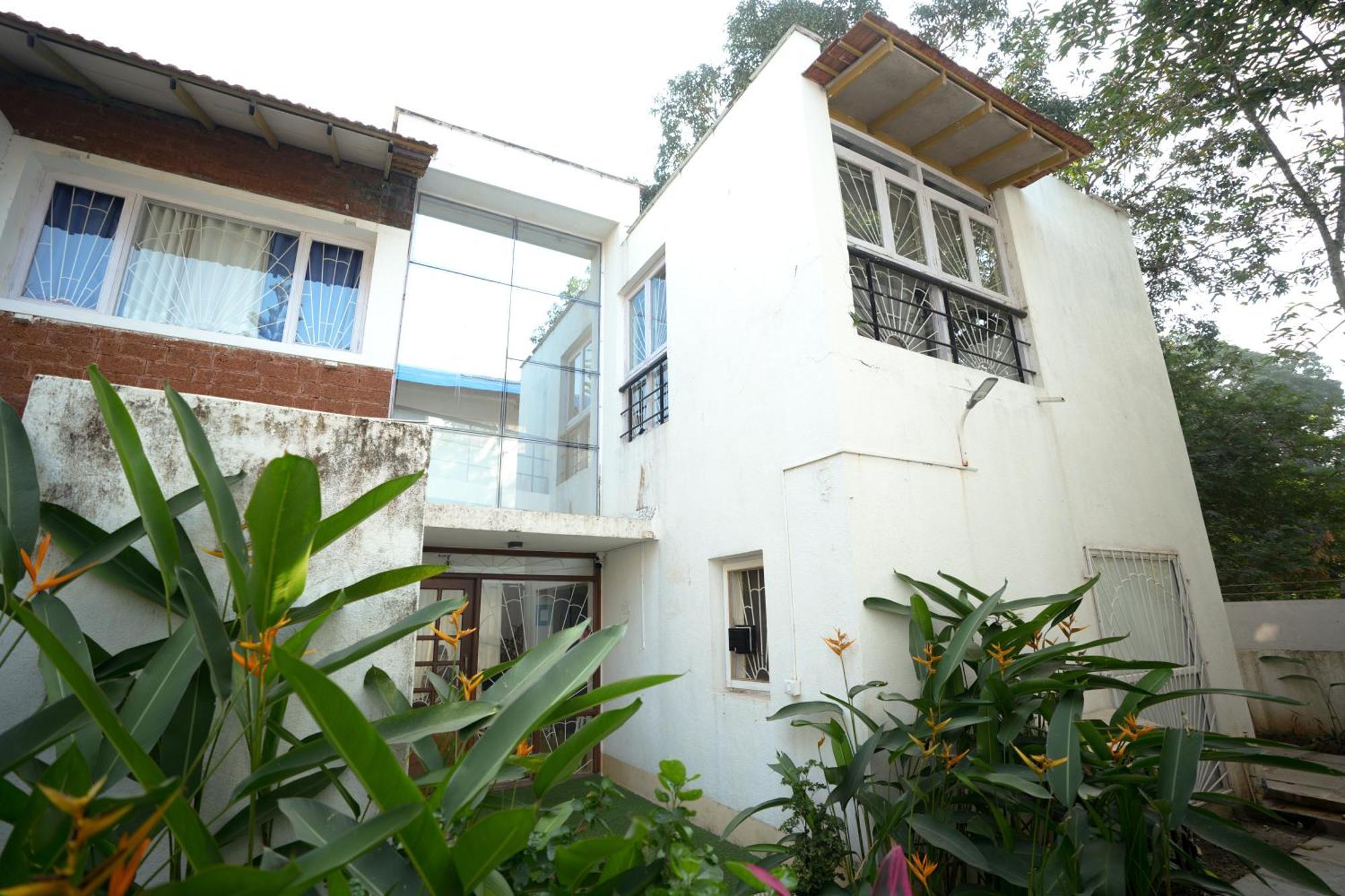 Villa M - Solitude: Beachside Candolim Retreat with Pool Exterior photo