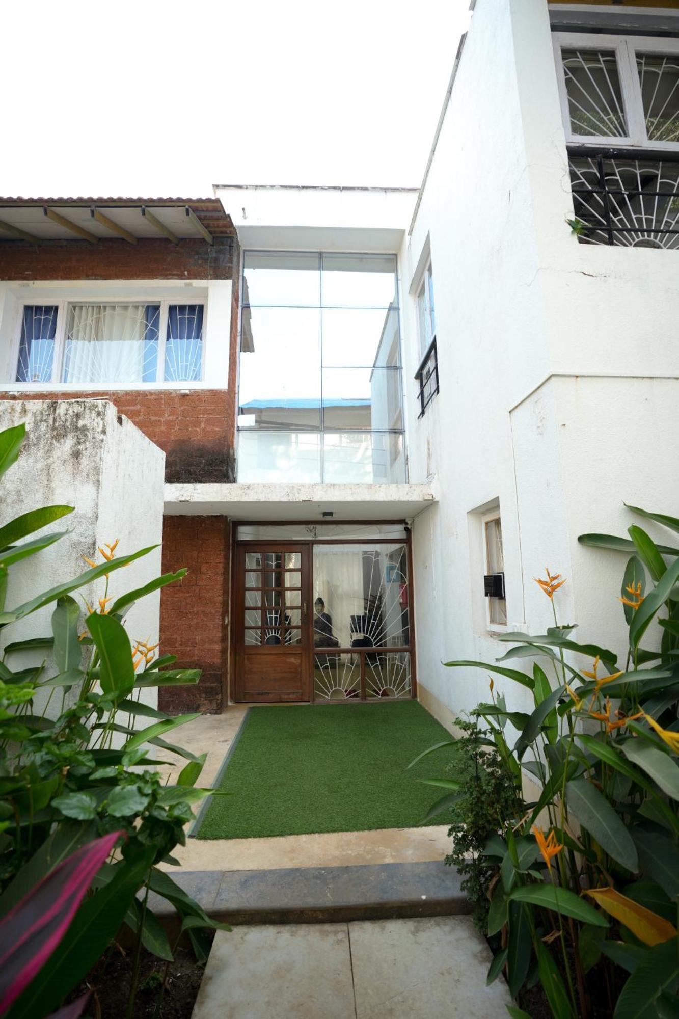 Villa M - Solitude: Beachside Candolim Retreat with Pool Exterior photo